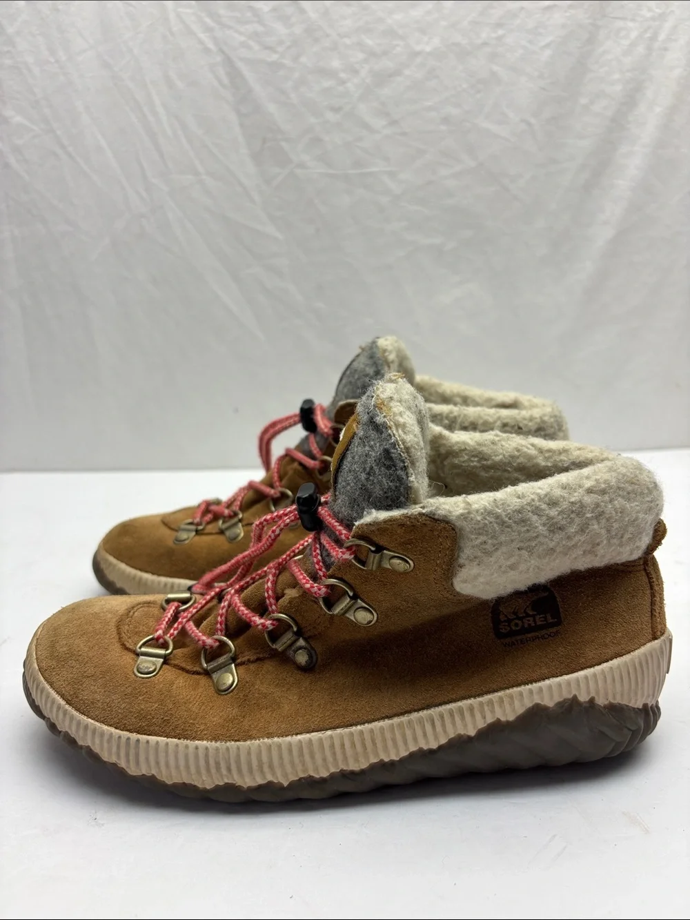 Sorel Faux Fur Lined Boot, for big girl SZ 4, box 57